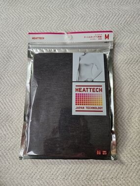 Uniqlo HEATTECH High-Neck Long Sleeve Top